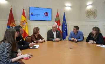 Diputación y AJE Segovia se reúnen para hablar de emprendimiento en el territorio Reunión entre Diputación y AJE Segovia para hablar de emprendimiento en el territorio
