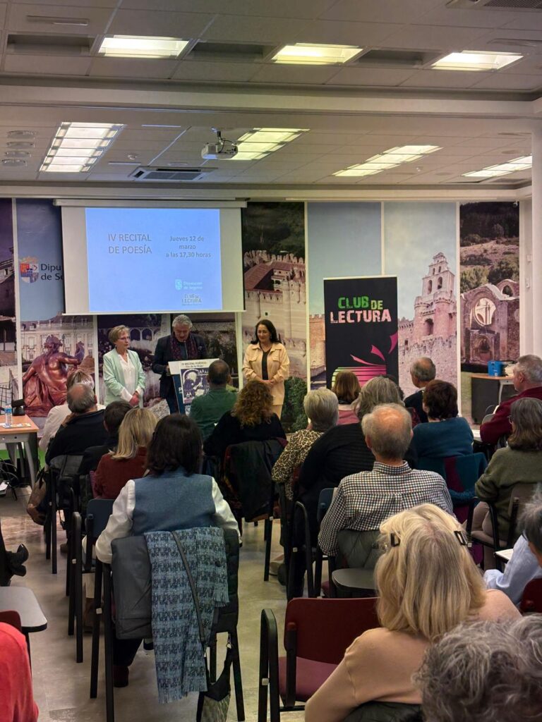 Recital de poesía 8M del Club de Lectura de los Bibliobuses