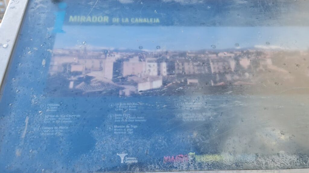 Ciudadanos critica el mal estado de los paneles