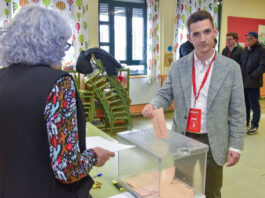 15M: Iglesias (PSOE Segovia) celebra el poder ejercer el derecho al voto Sergio Iglesias, PSOE Segovia en el 15M