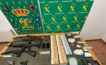 Detenidos por tenencia de armas y tráfico de drogas