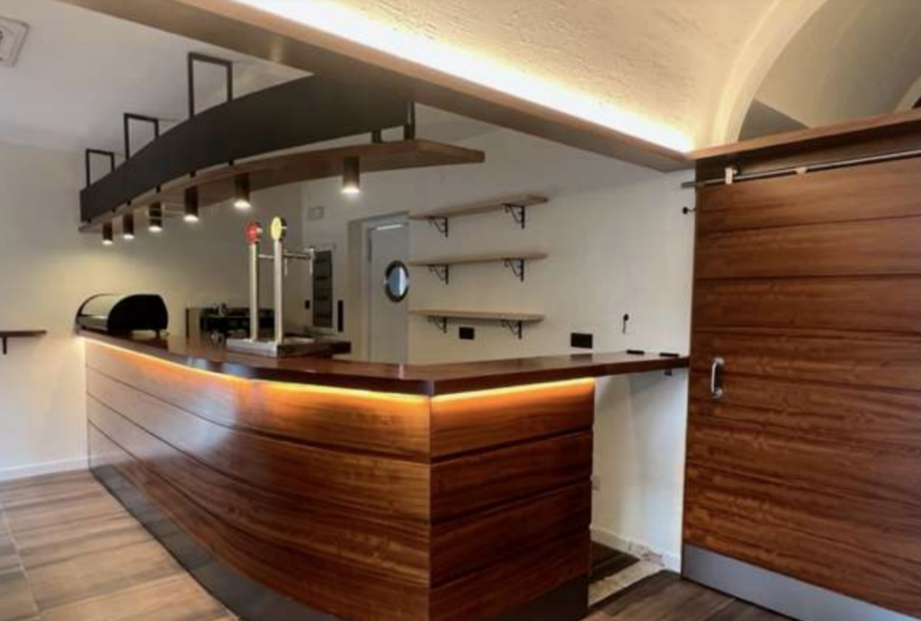 Otro bar de pueblo que se alquila
