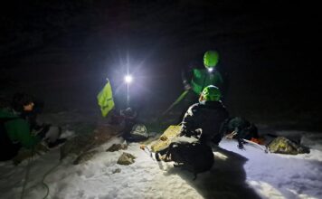 Rescatados dos senderistas en la vertiente segoviana del Pico de Dos Hermanas Senderistas rescatados Pico de Dos Hermanas en el Real Sitio de San Ildefonso