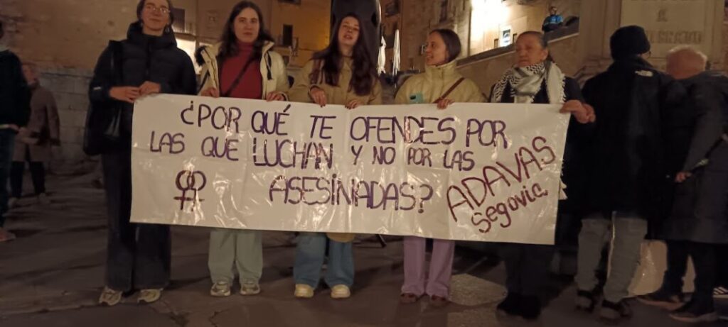 Foto concentración 25N Segovia Feminista