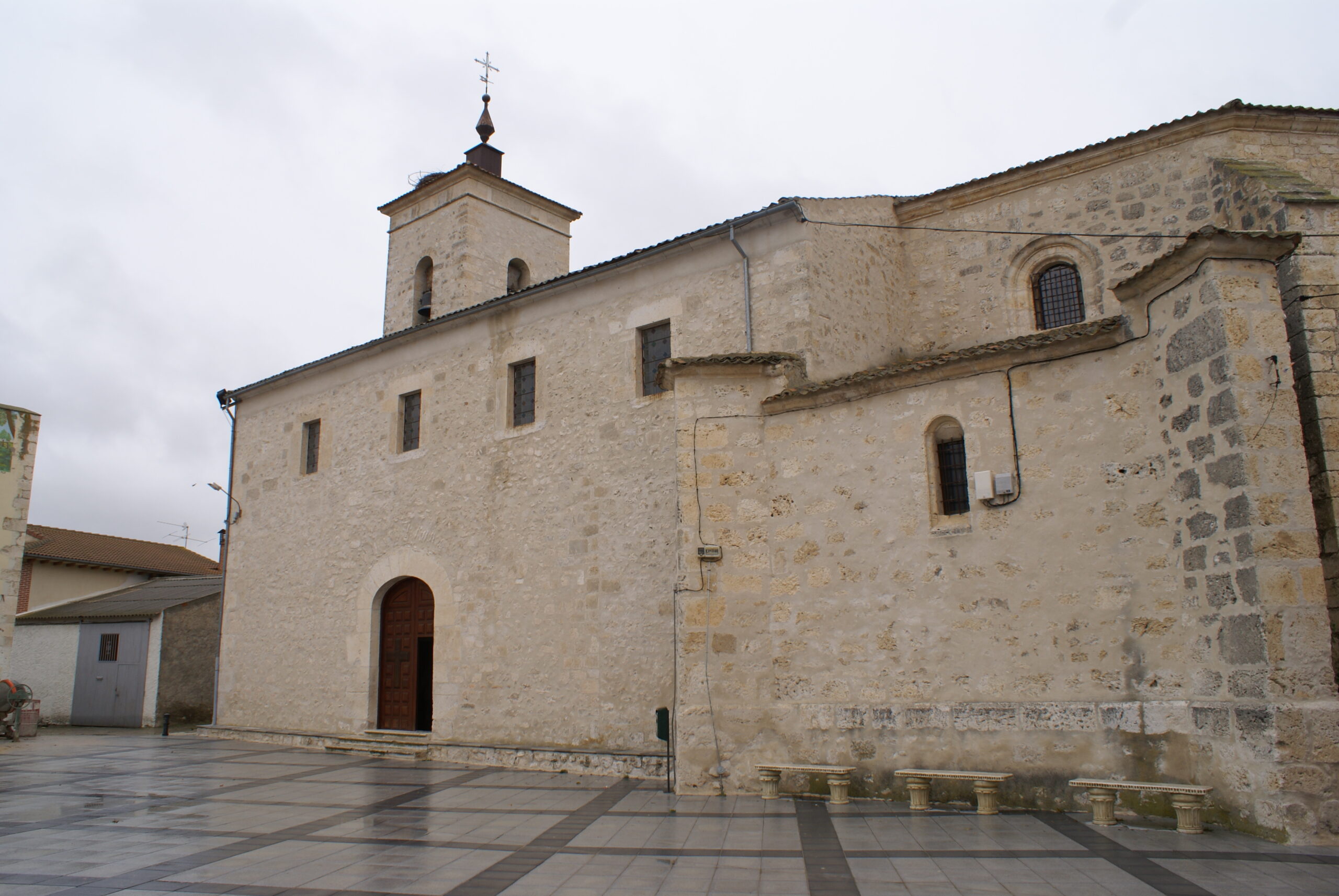 Iglesia de Fuentesaúco de Fuentidueña.jpg
