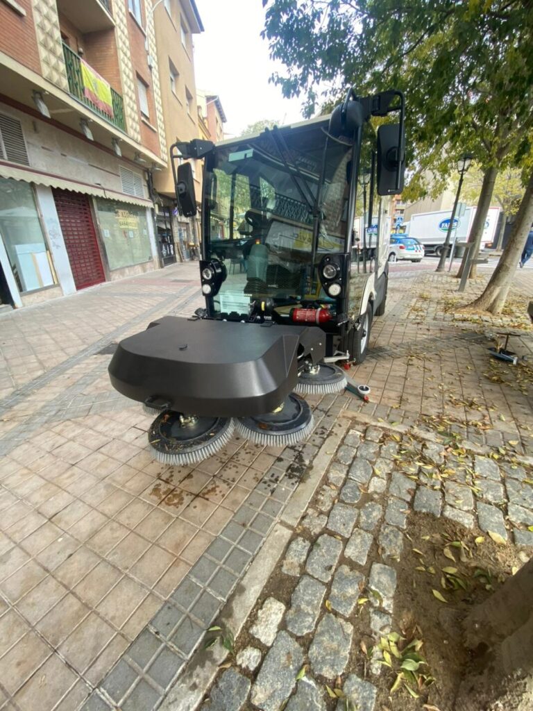 Pruebas de los nuevos equipos limpieza viaria del Ayuntamiento de Segovia