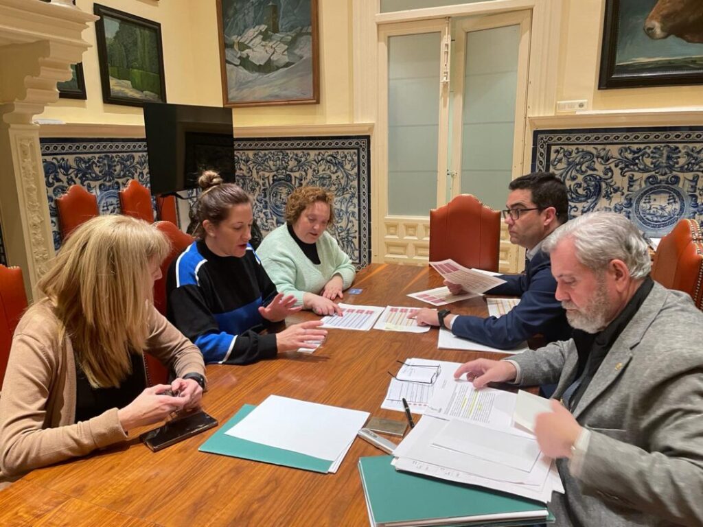  Ayuntamiento reforzará el bus al AVE