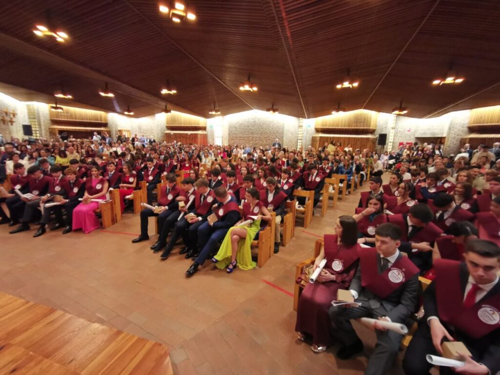 Graduación en el Claret