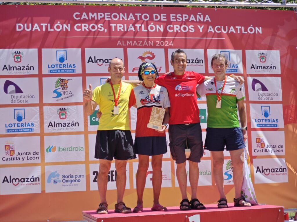 El Club Triatlón IMD Segovia se lleva el oro en un nacional