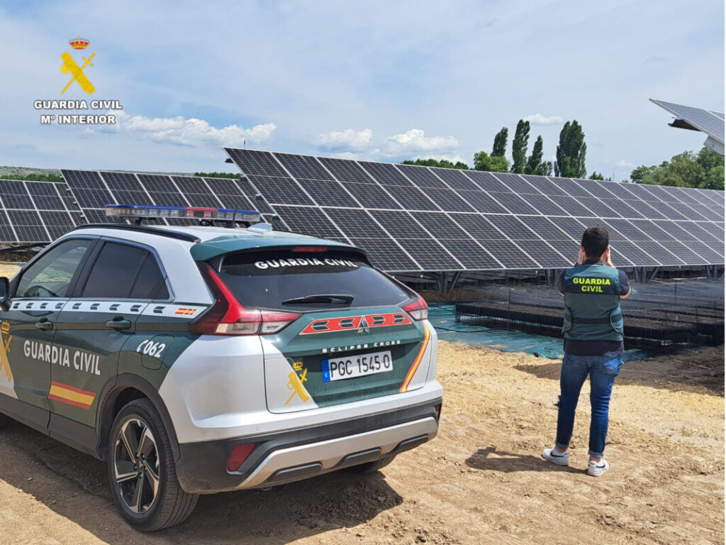 detenido y dos investigados