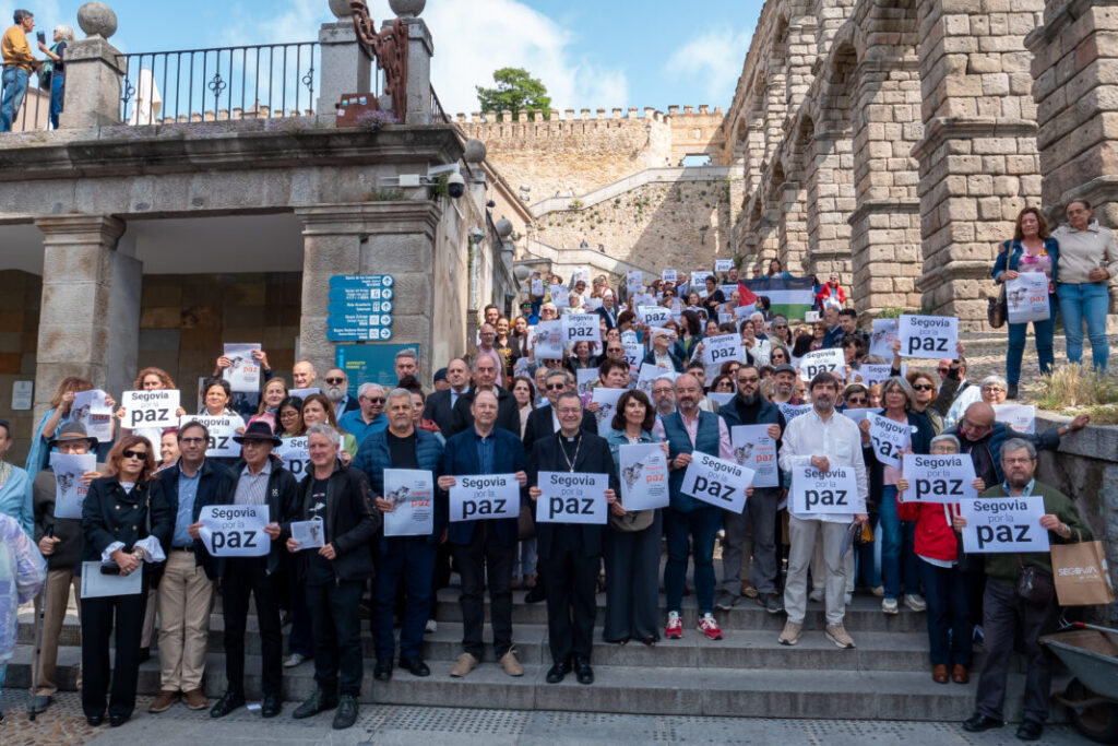 Segovia se moviliza por la paz