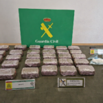 Vehículo más de 14 kilos de hachís