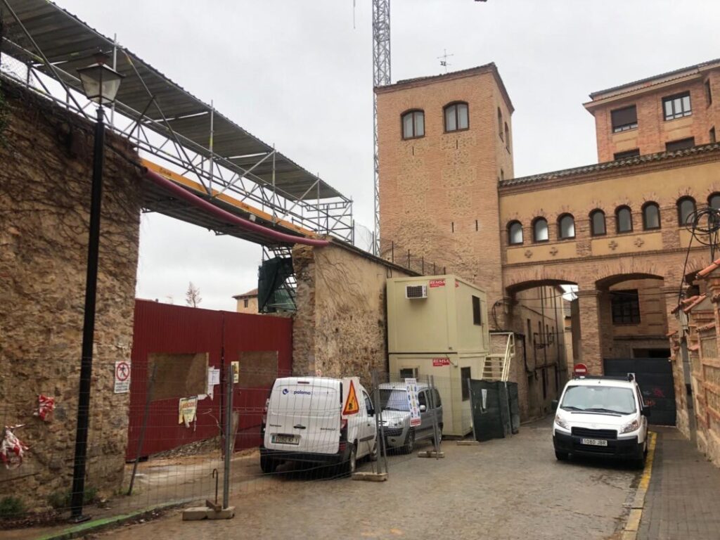 Prohibido aparcar en esta calle de Segovia