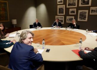 Diálogo abierto, pactos lejanos