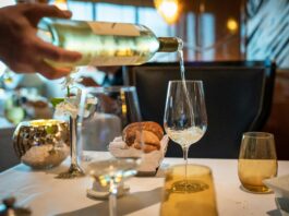 Las rutas de tren que conectan Segovia con el Canal de Castilla y el vino de Valladolid