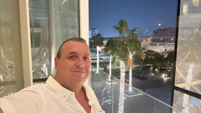 Óscar de la Fuente en Dubai