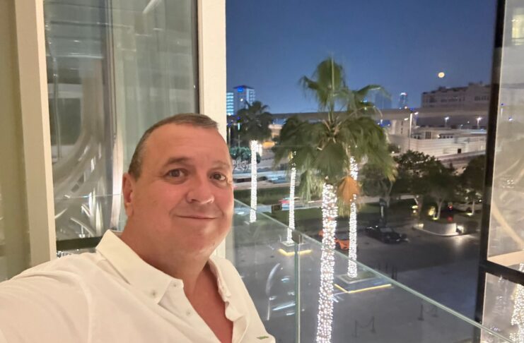 Un conocido empresario segoviano, atrapado en Dubái por el cierre del espacio aéreo Óscar de la Fuente en Dubai