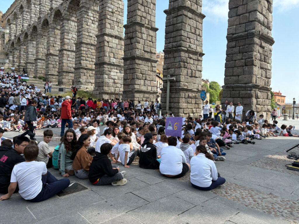 Segovia se moviliza por la paz