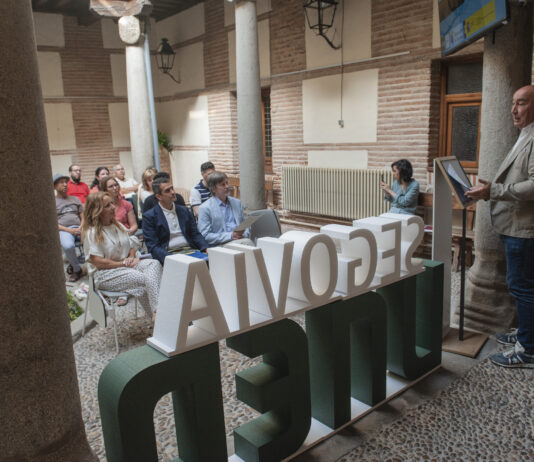 Curso comunicación verbal y no verbal en Segovia Diputación y UNED