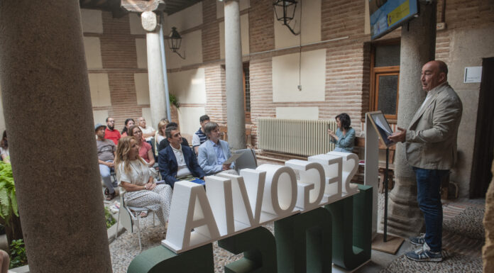 Curso comunicación verbal y no verbal en Segovia Diputación y UNED