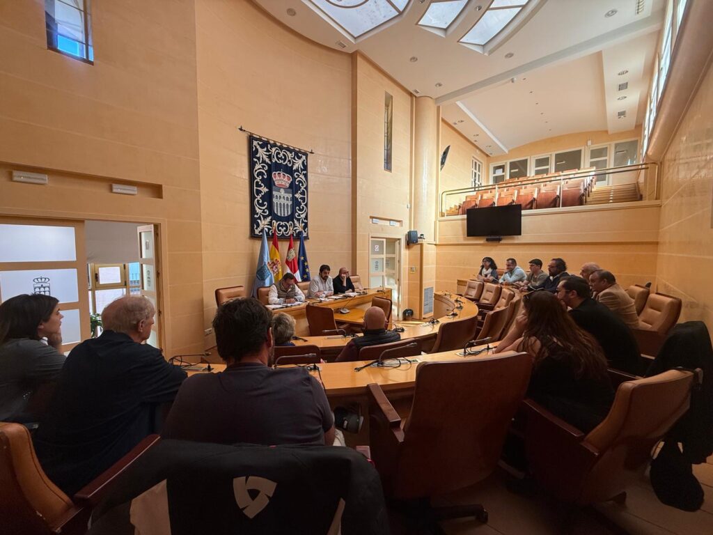 Reunión asociaciones peñas con Ayuntamiento de Segovia para Ferias y Fiestas 2026