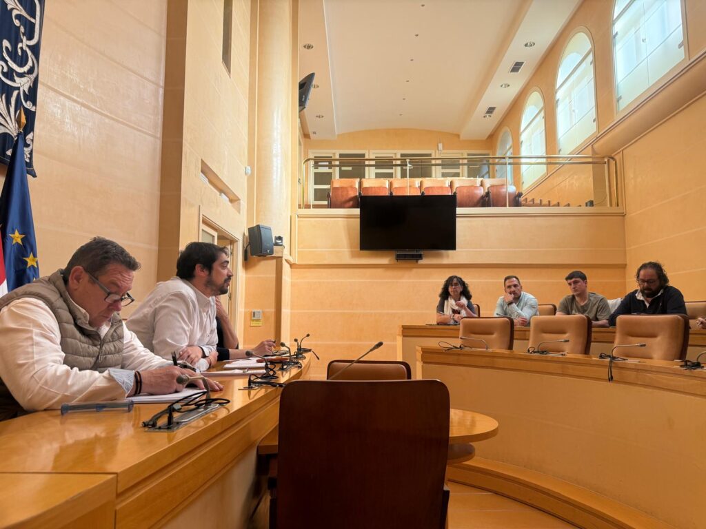 Reunión asociaciones peñas con Ayuntamiento de Segovia para Ferias y Fiestas 2026