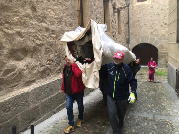 Reparación Gigantones de Segovia