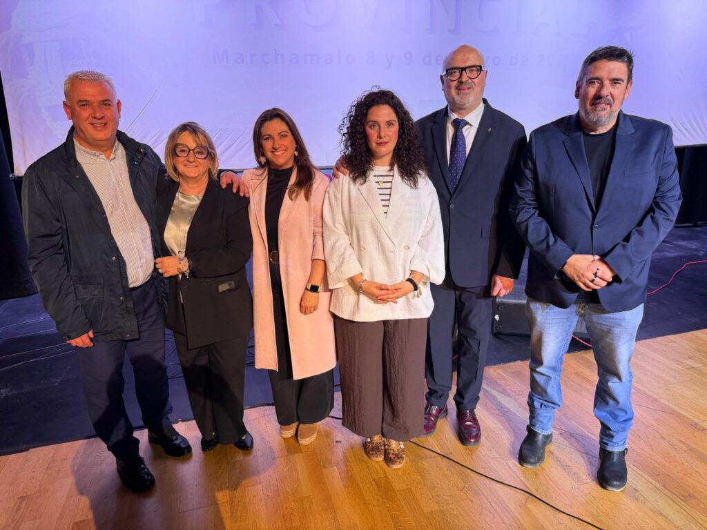 El acto de hermanamiento entre Festival Folk Segovia y la Fiesta del Folclore Provincial de Marchamalo entre Segovia y Guadalajara