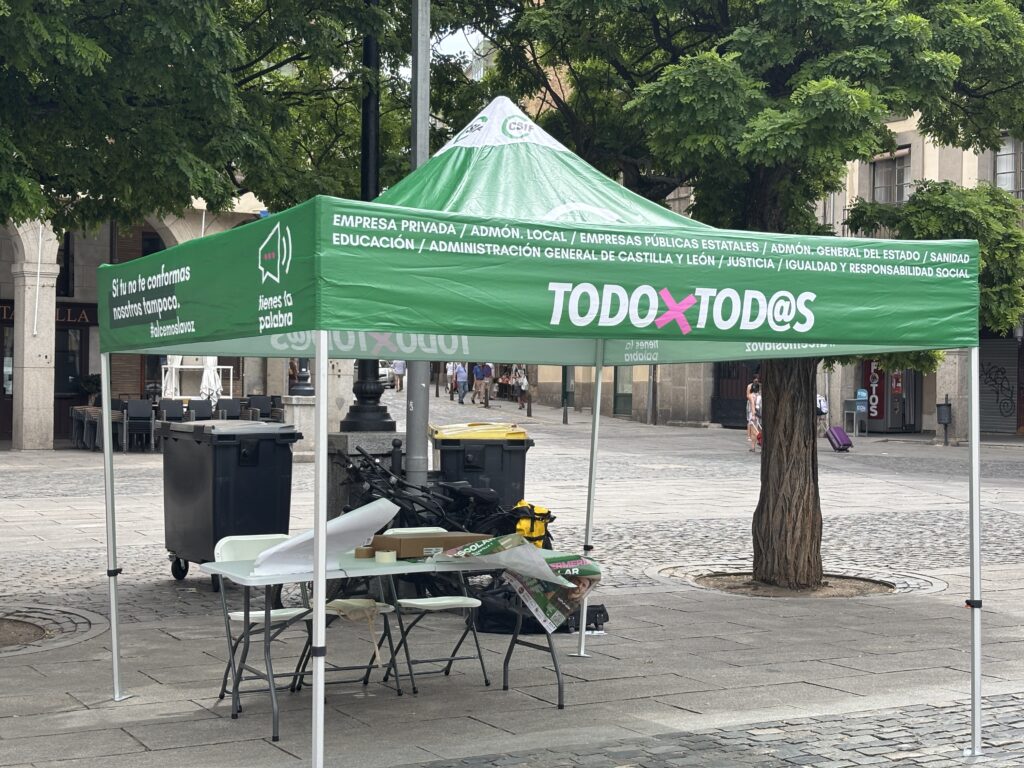 Recogida de firmas por profesionales de la enfermería en Segovia del CSIF