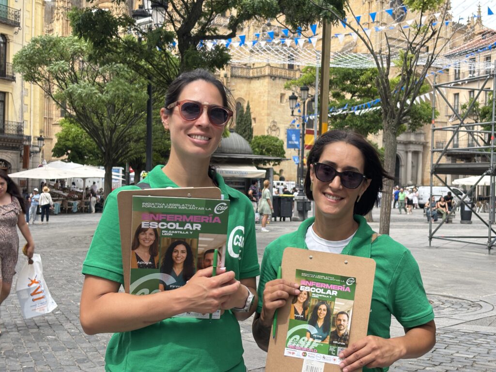Recogida de firmas por profesionales de la enfermería en Segovia del CSIF