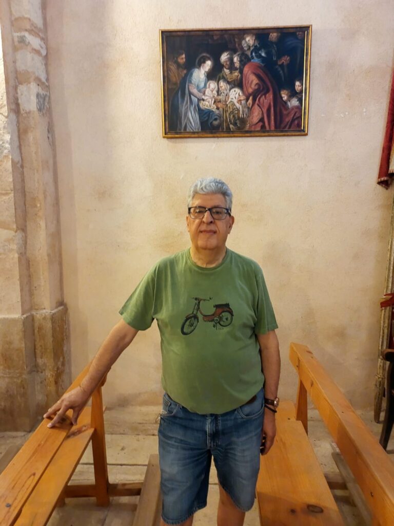 El artista Jesús Herranz Gómez ha donado un cuadro para la iglesia de su pueblo, la localidad segoviana de Adrada de Pirón.