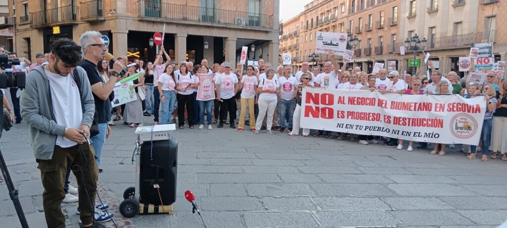 Concentración contra las plantas de Biogás y Biometano en la provincia de Segovia NP Foro Social de Segovia